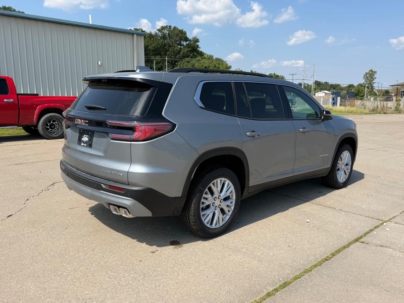 GMC Acadia Vehicle Full-screen Gallery Image 3