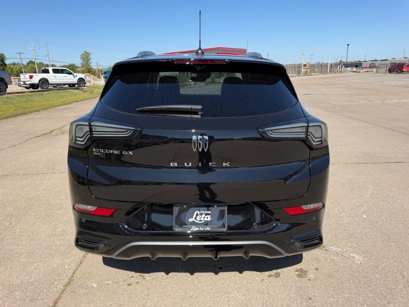 Buick Encore GX Vehicle Full-screen Gallery Image 4