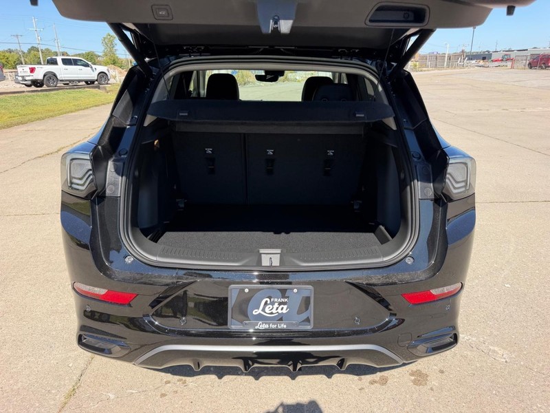 Buick Encore GX Vehicle Full-screen Gallery Image 5