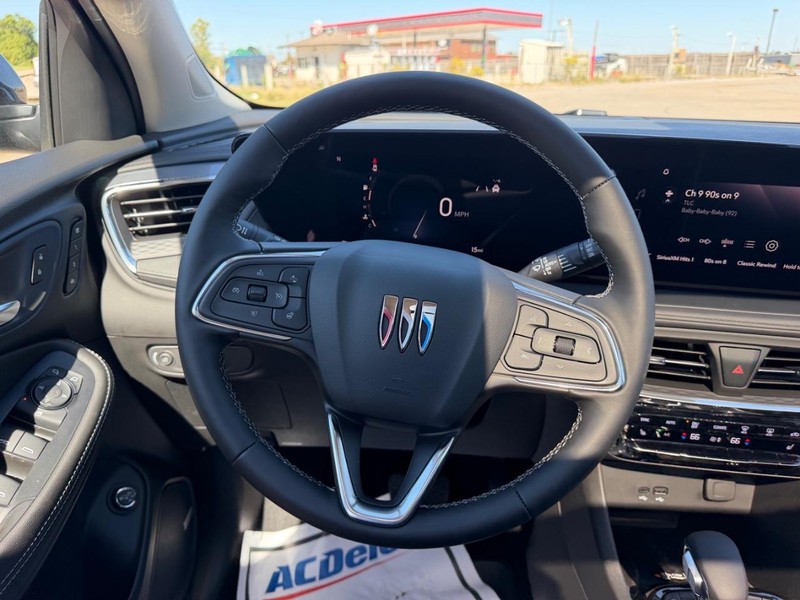 Buick Encore GX Vehicle Full-screen Gallery Image 11