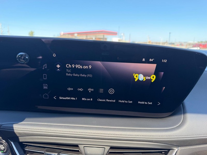 Buick Encore GX Vehicle Full-screen Gallery Image 14