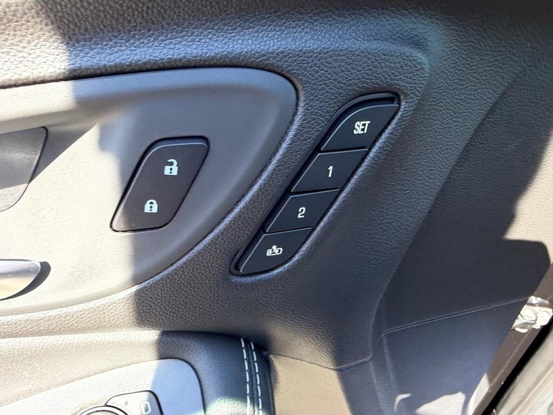 Buick Encore GX Vehicle Full-screen Gallery Image 19