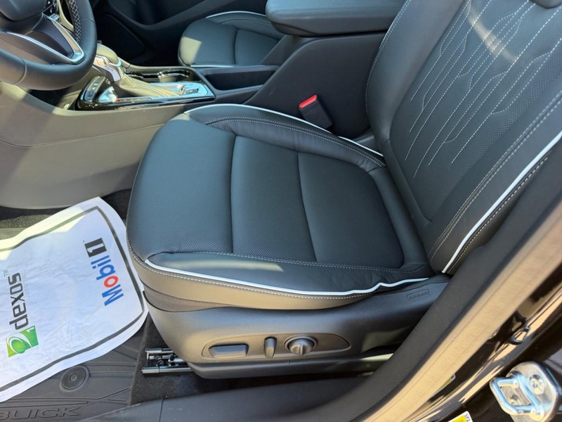 Buick Encore GX Vehicle Full-screen Gallery Image 20
