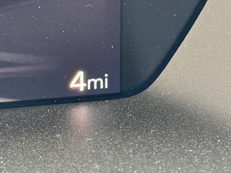 GMC Canyon Vehicle Full-screen Gallery Image 20