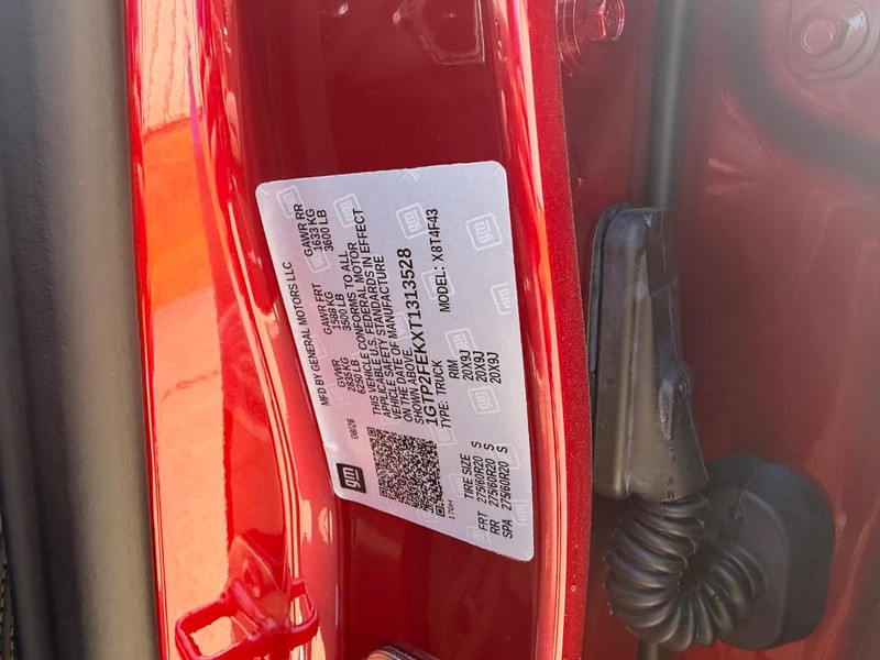 GMC Canyon Vehicle Full-screen Gallery Image 22