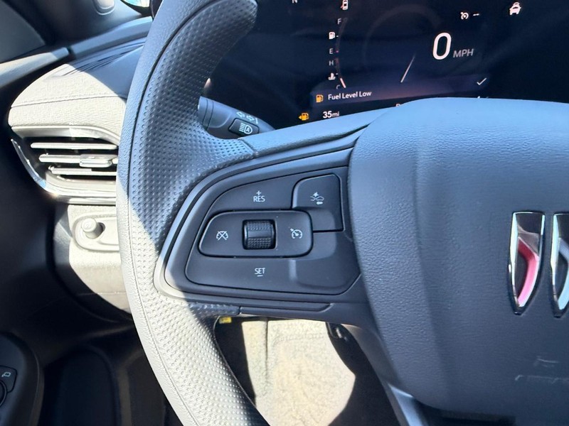 Buick Envista Vehicle Full-screen Gallery Image 10