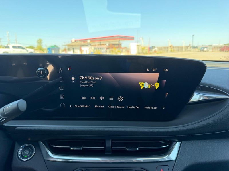 Buick Envista Vehicle Full-screen Gallery Image 12