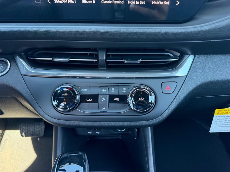 Buick Envista Vehicle Full-screen Gallery Image 13