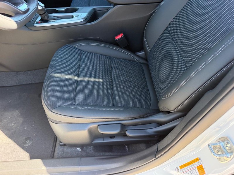 Buick Envista Vehicle Full-screen Gallery Image 17