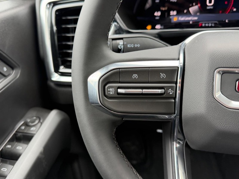 GMC Canyon Vehicle Full-screen Gallery Image 10