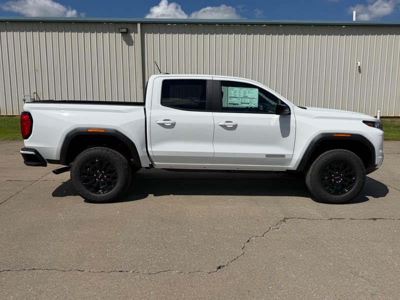 GMC Canyon Vehicle Full-screen Gallery Image 2