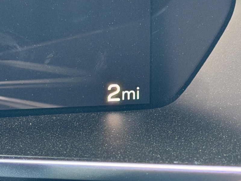 GMC Canyon Vehicle Full-screen Gallery Image 19
