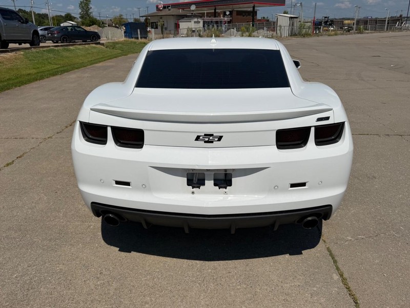 Chevrolet Camaro Vehicle Full-screen Gallery Image 4
