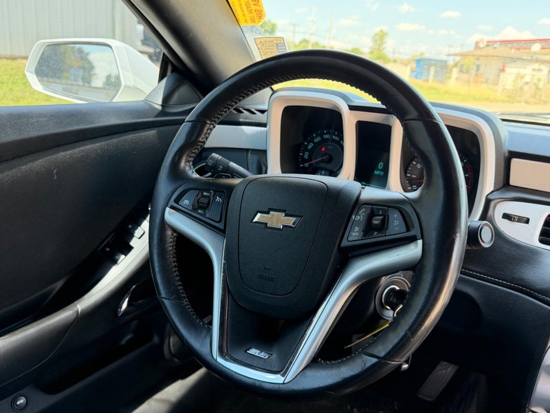 Chevrolet Camaro Vehicle Full-screen Gallery Image 8