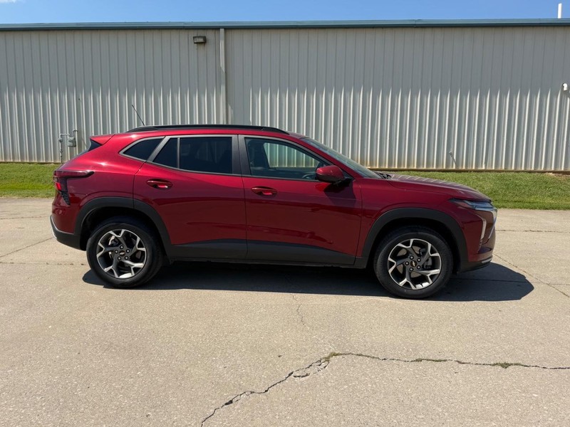 Chevrolet Trax Vehicle Full-screen Gallery Image 2
