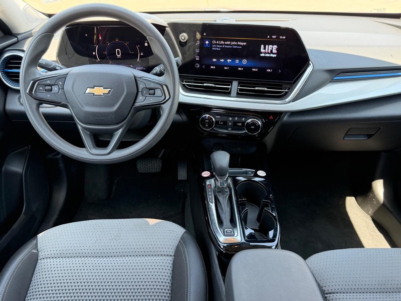 Chevrolet Trax Vehicle Full-screen Gallery Image 8