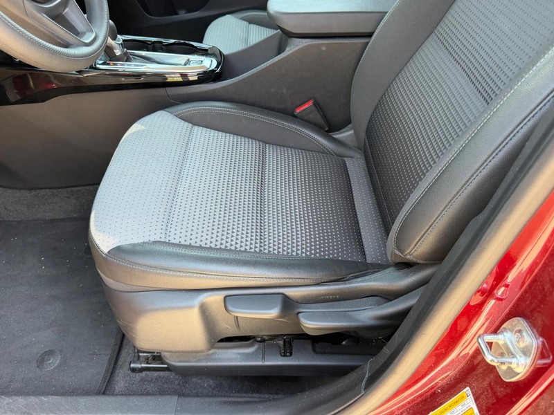 Chevrolet Trax Vehicle Full-screen Gallery Image 17