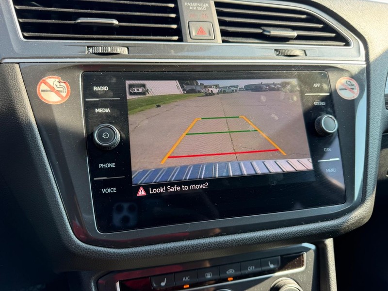 Volkswagen Tiguan Vehicle Full-screen Gallery Image 20