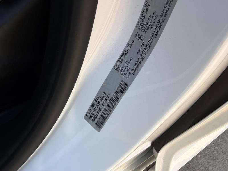 Chrysler Pacifica Vehicle Full-screen Gallery Image 25