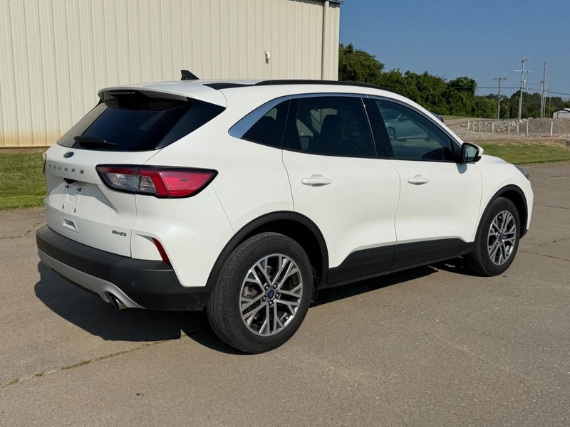 Ford Escape Vehicle Full-screen Gallery Image 3