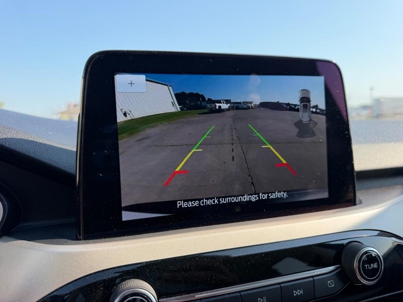 Ford Escape Vehicle Full-screen Gallery Image 20