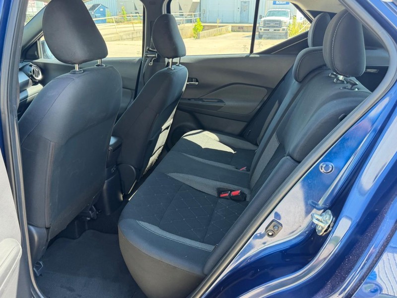 Nissan Kicks Vehicle Full-screen Gallery Image 7