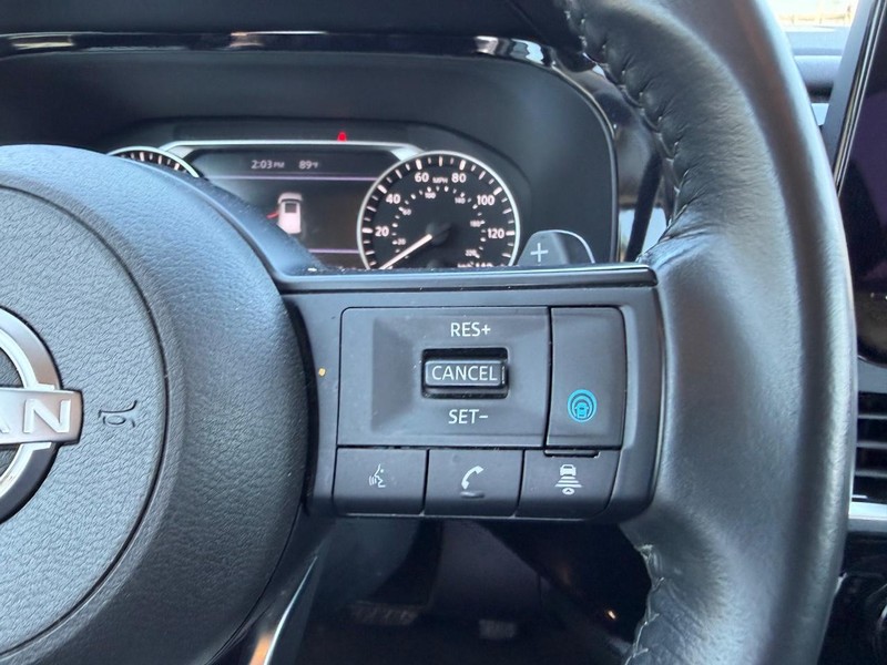 Nissan Pathfinder Vehicle Full-screen Gallery Image 12