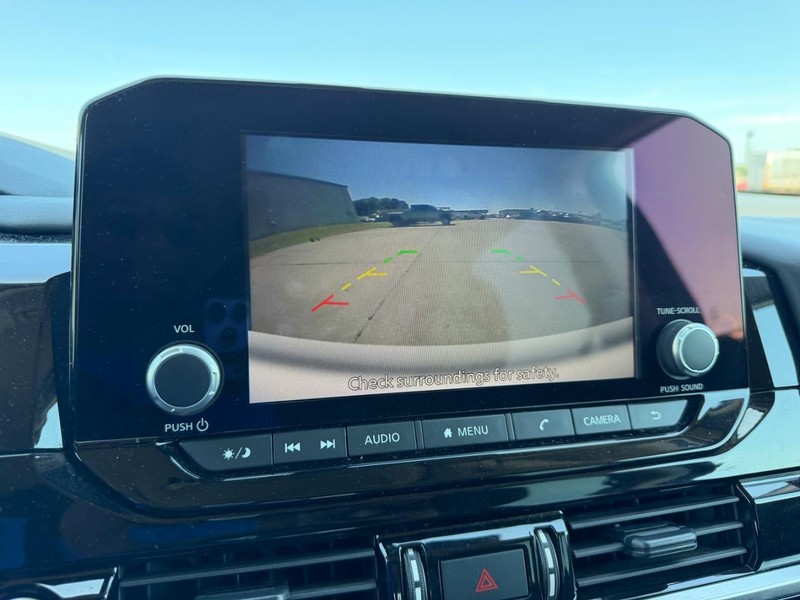 Nissan Pathfinder Vehicle Full-screen Gallery Image 20