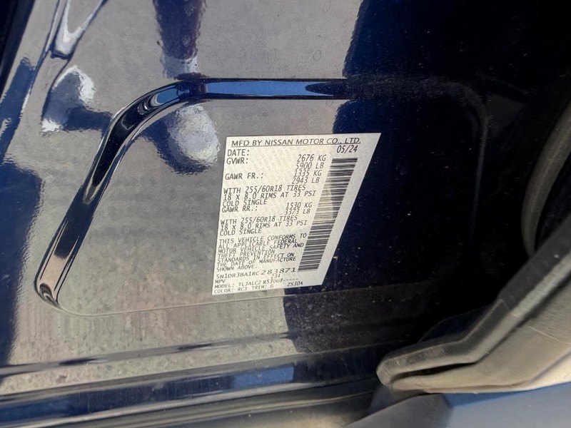 Nissan Pathfinder Vehicle Full-screen Gallery Image 21