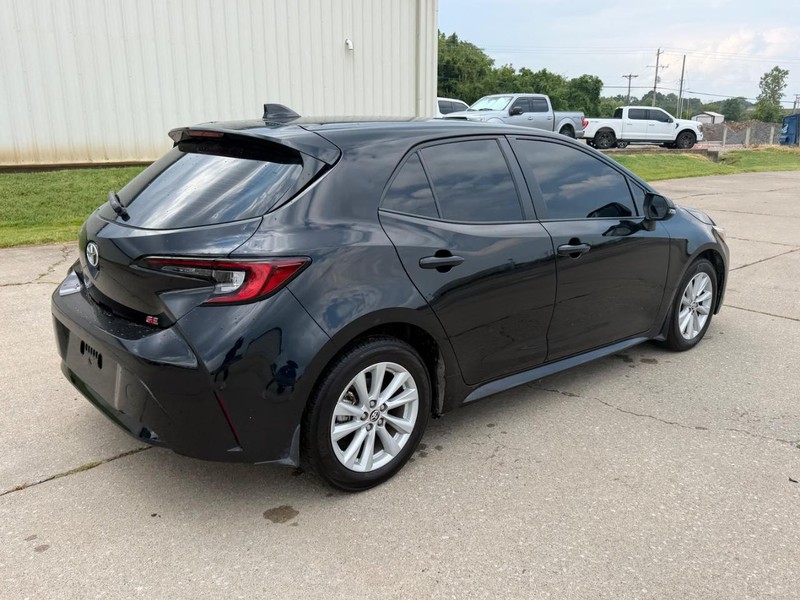 Toyota Corolla Hatchback Vehicle Full-screen Gallery Image 3