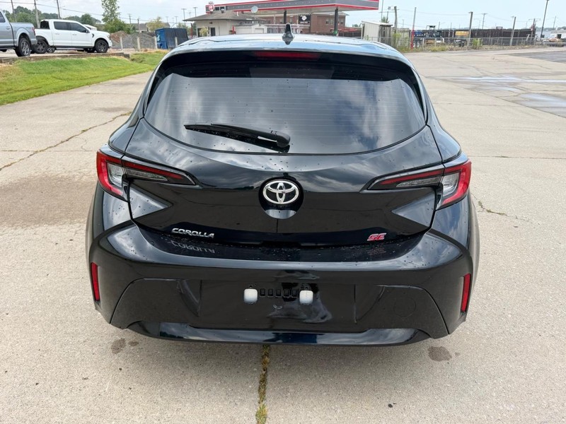 Toyota Corolla Hatchback Vehicle Full-screen Gallery Image 4