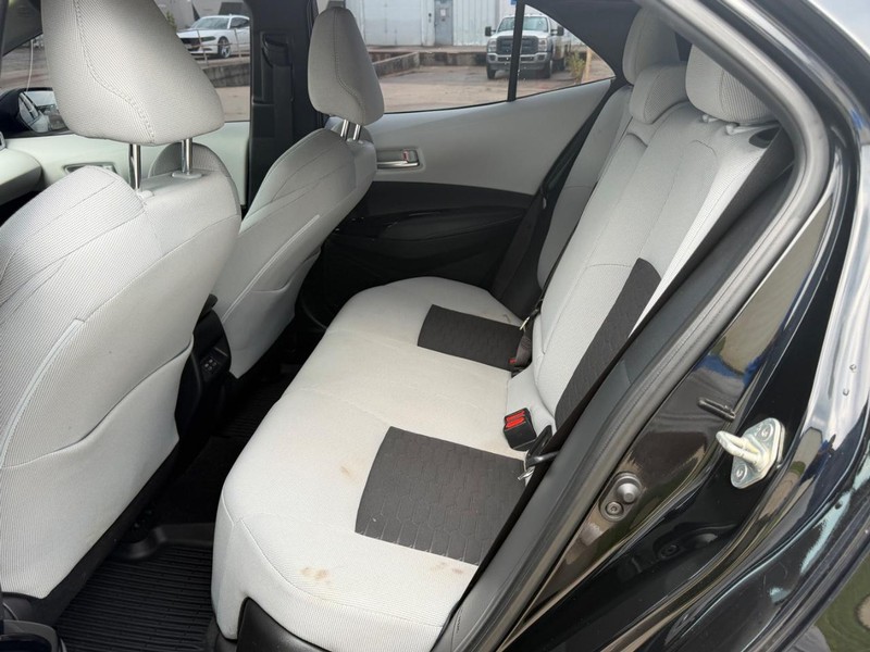 Toyota Corolla Hatchback Vehicle Full-screen Gallery Image 7