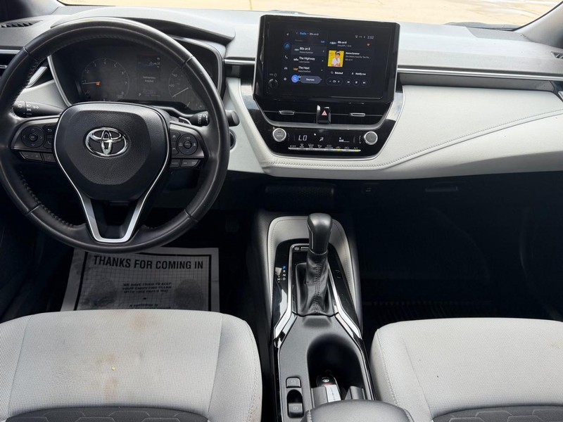 Toyota Corolla Hatchback Vehicle Full-screen Gallery Image 8