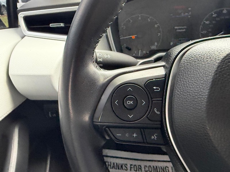 Toyota Corolla Hatchback Vehicle Full-screen Gallery Image 10