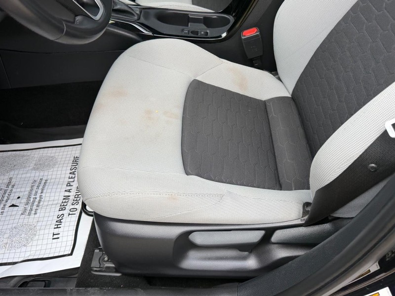 Toyota Corolla Hatchback Vehicle Full-screen Gallery Image 17