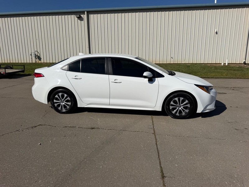 Toyota Corolla Vehicle Full-screen Gallery Image 2