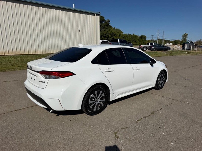 Toyota Corolla Vehicle Full-screen Gallery Image 3