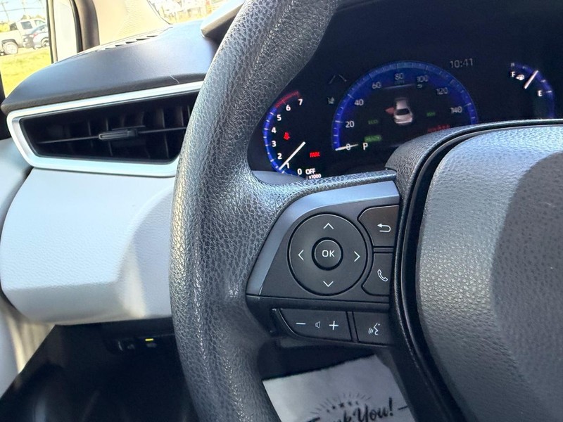 Toyota Corolla Vehicle Full-screen Gallery Image 10