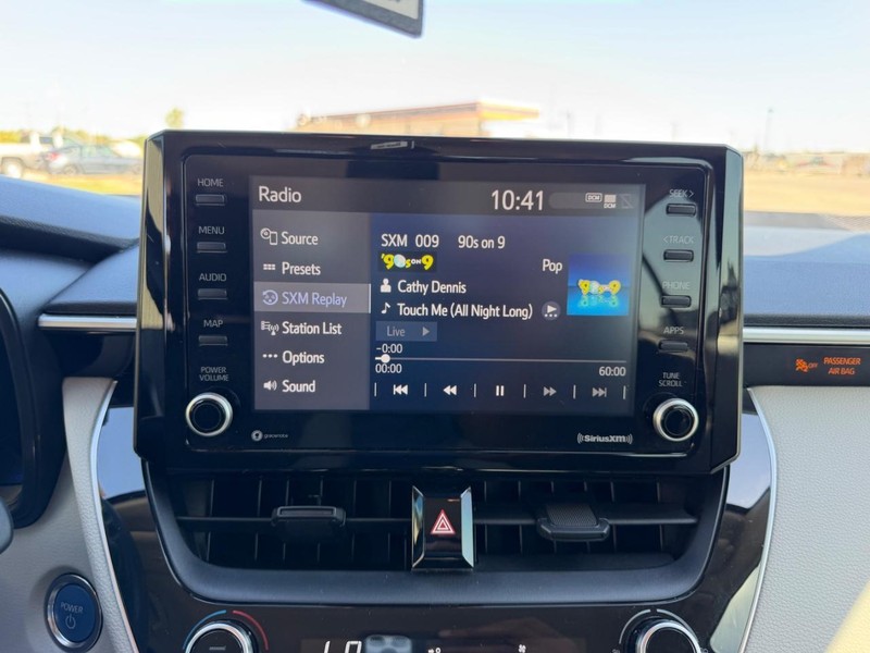 Toyota Corolla Vehicle Full-screen Gallery Image 12