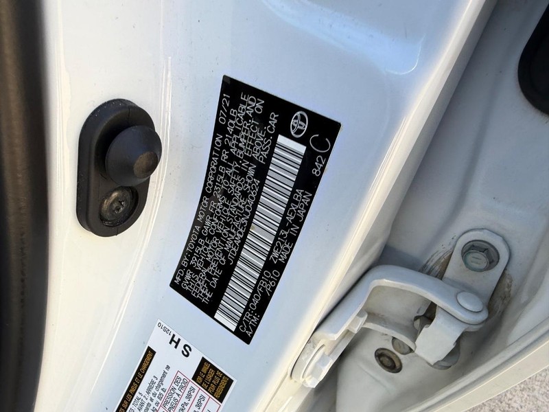 Toyota Corolla Vehicle Full-screen Gallery Image 20