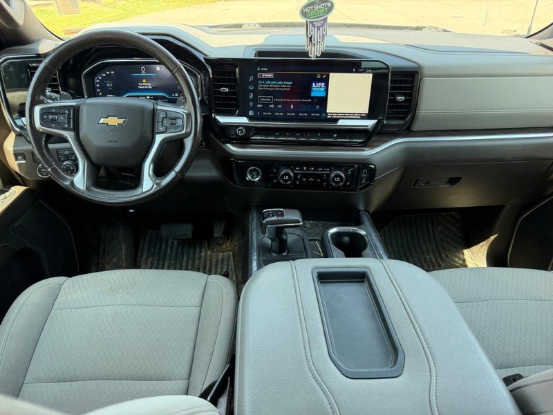 Chevrolet Silverado 1500 Vehicle Full-screen Gallery Image 6