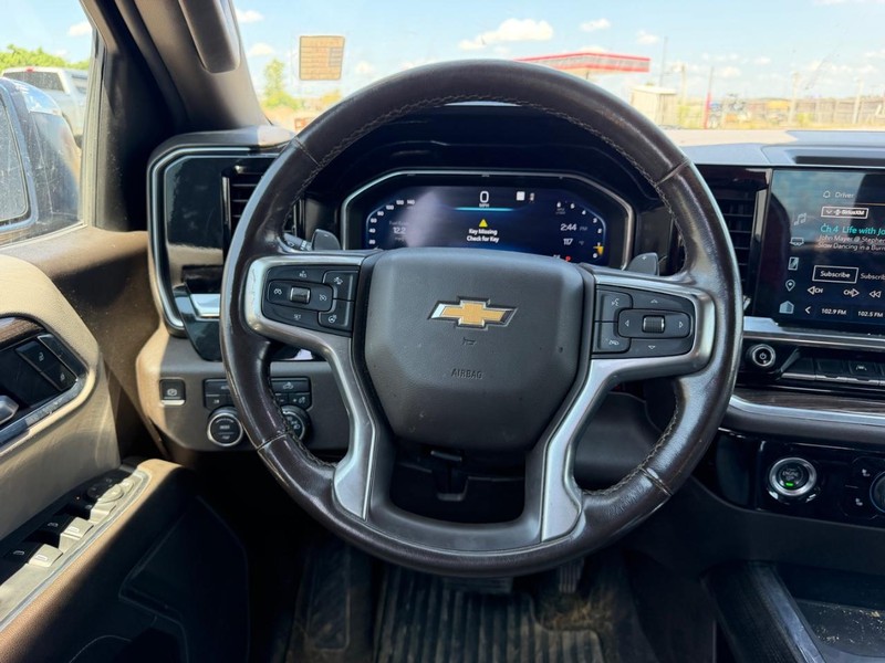 Chevrolet Silverado 1500 Vehicle Full-screen Gallery Image 7