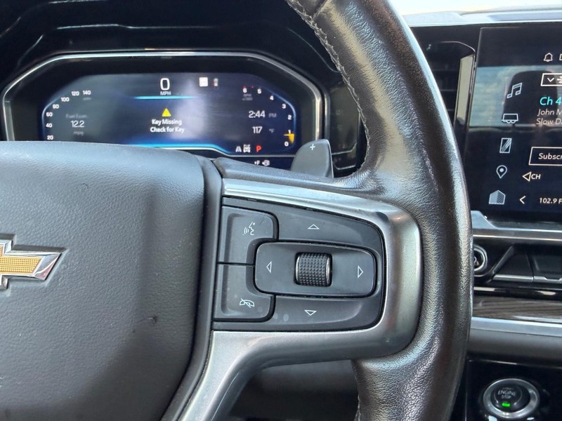 Chevrolet Silverado 1500 Vehicle Full-screen Gallery Image 9