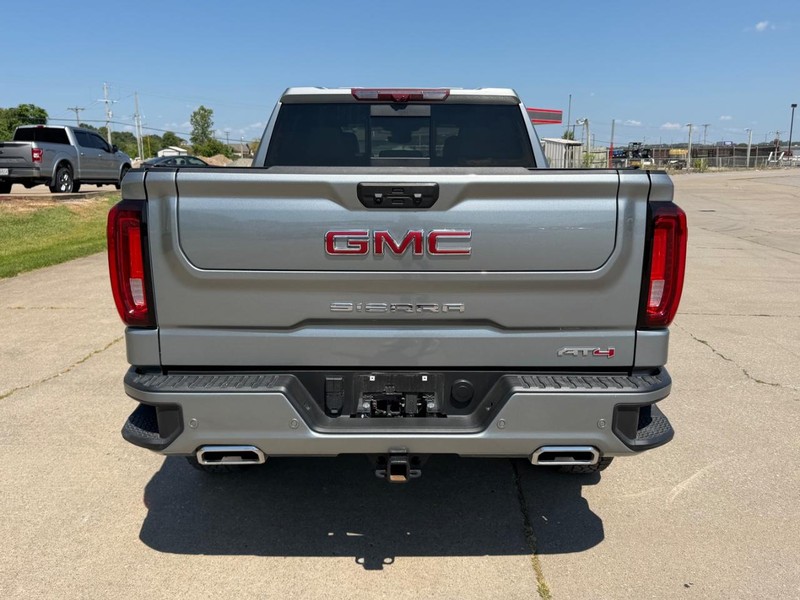 GMC Sierra 1500 Vehicle Full-screen Gallery Image 4