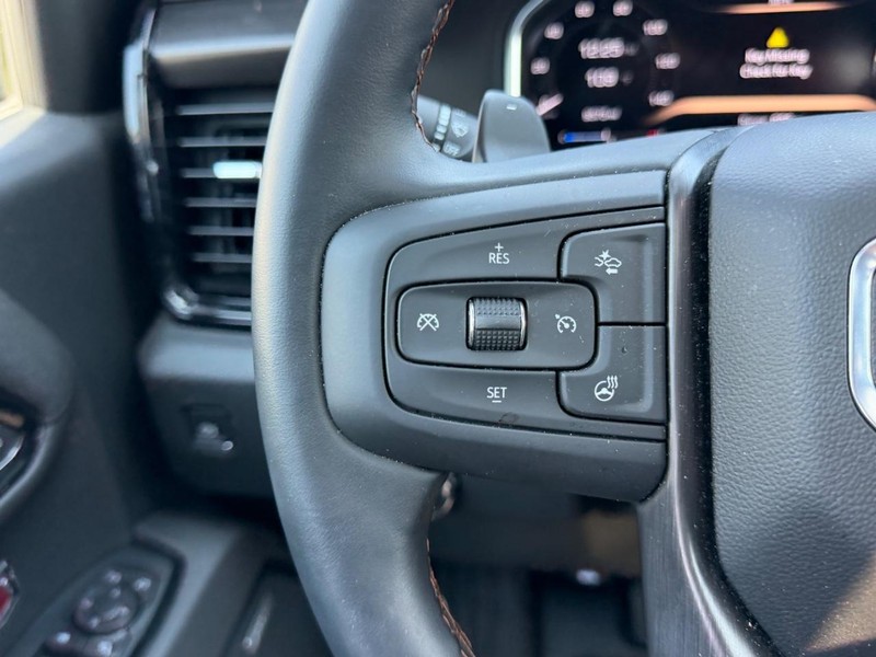 GMC Sierra 1500 Vehicle Full-screen Gallery Image 11
