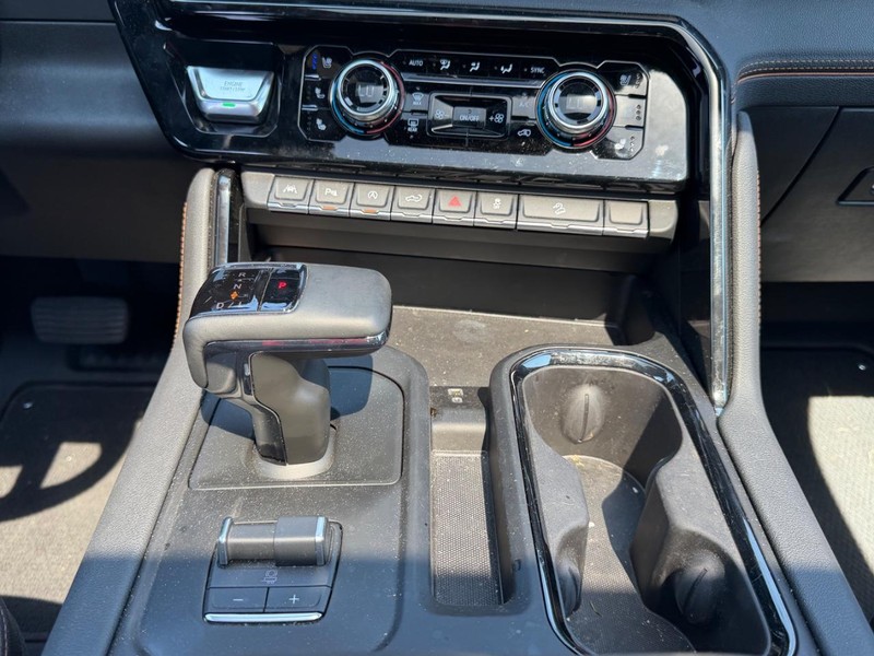 GMC Sierra 1500 Vehicle Full-screen Gallery Image 15