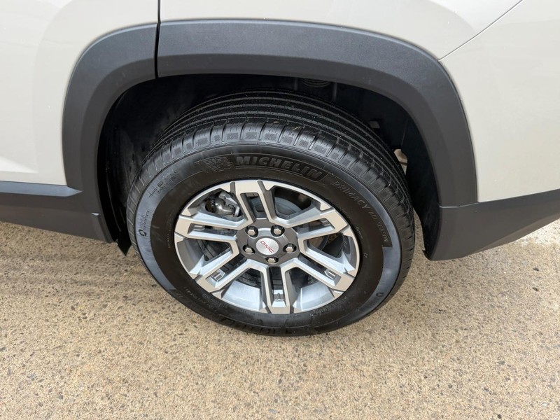 GMC Terrain Vehicle Full-screen Gallery Image 6
