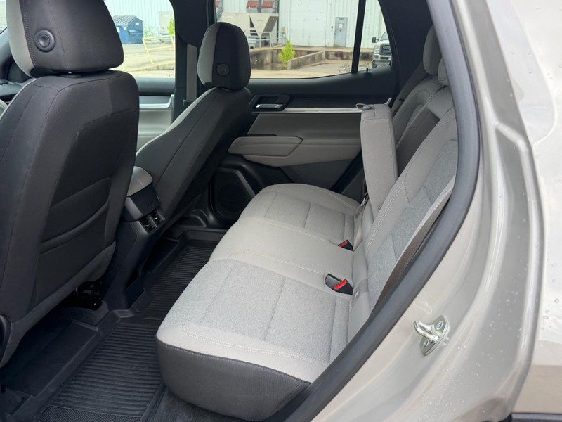 GMC Terrain Vehicle Full-screen Gallery Image 7
