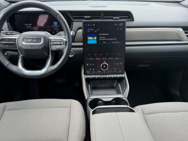 GMC Terrain Vehicle Full-screen Gallery Image 8