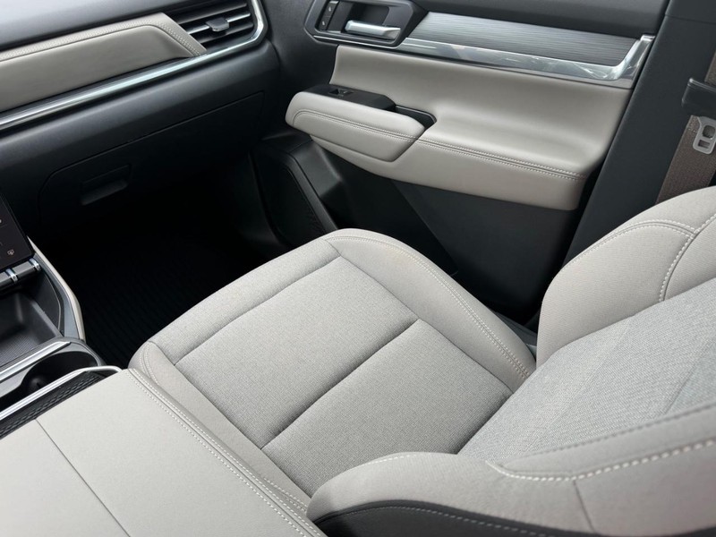 GMC Terrain Vehicle Full-screen Gallery Image 15